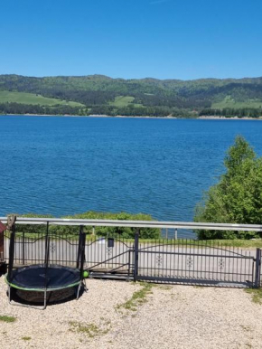 Domek z widokiem na jezioro,w pobliżu term I wyciągów